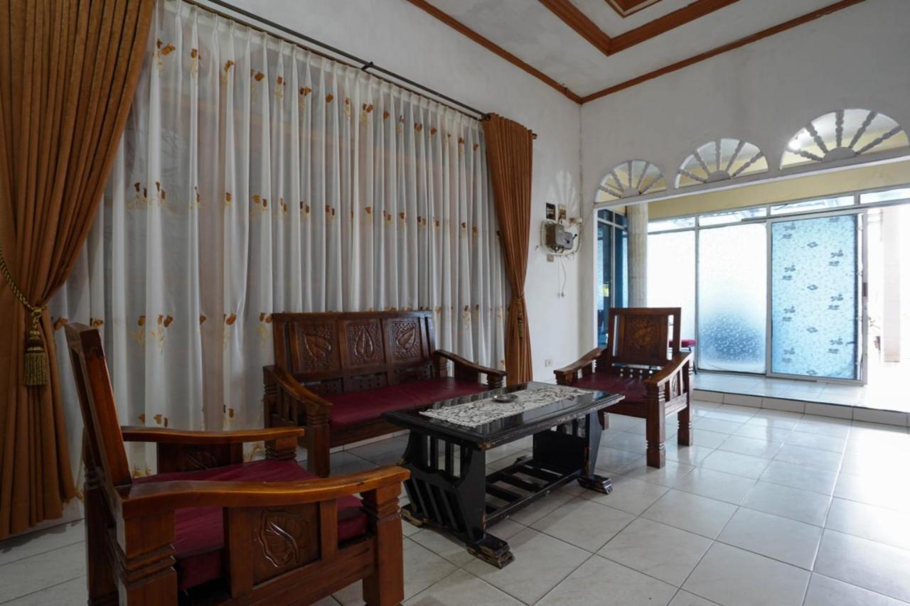 Hotel Idayu Natuna Palembang Bagian luar foto