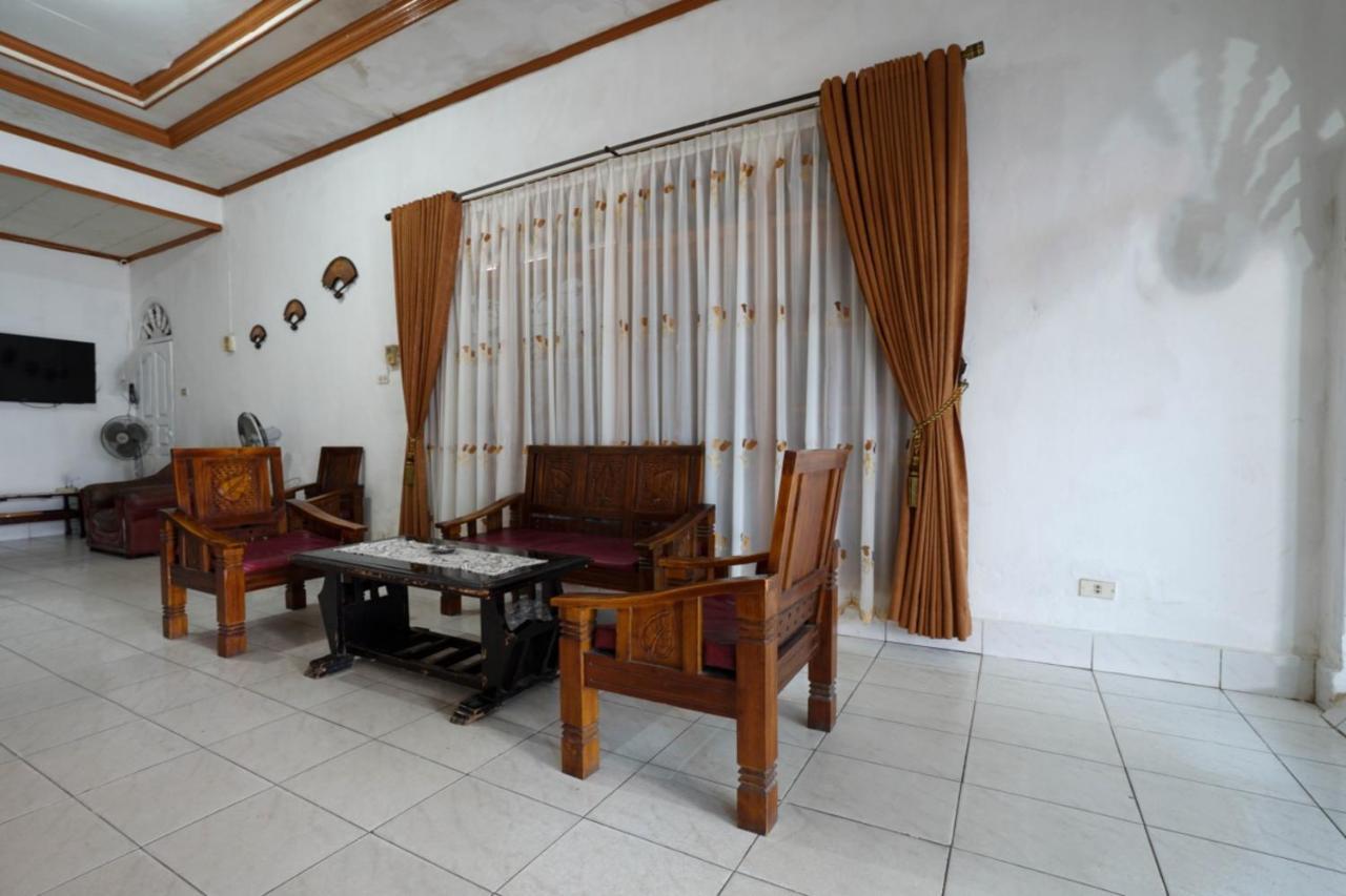 Hotel Idayu Natuna Palembang Bagian luar foto
