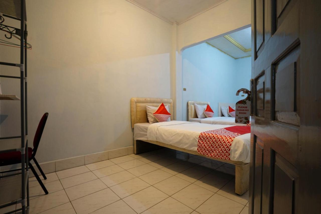 Hotel Idayu Natuna Palembang Bagian luar foto