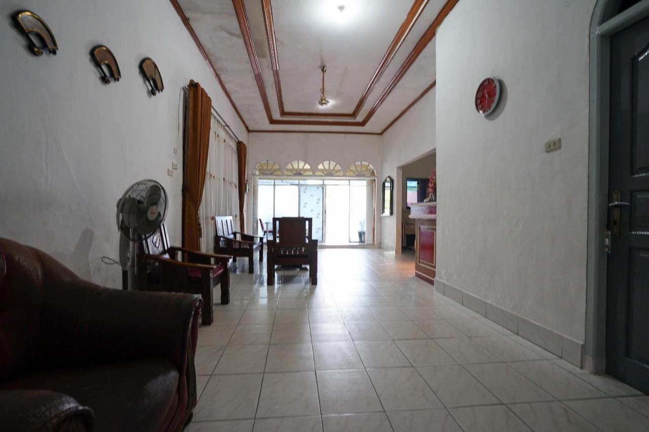 Hotel Idayu Natuna Palembang Bagian luar foto